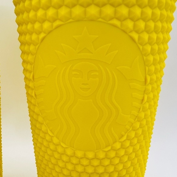 STARBUCKS SET OF 2 YELLOW & GREEN DRINK HOLDER WITH STRAW AND LID 20 OZ - Picture 2 of 14